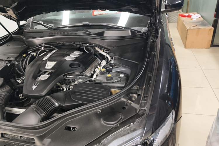 Used Maserati Levante  Engine Bay Left