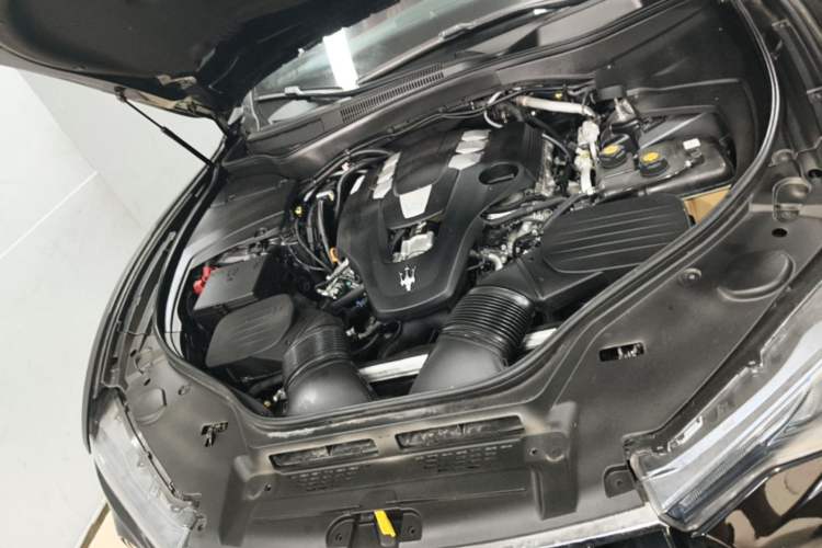 Used Maserati Levante  Engine Bay Right