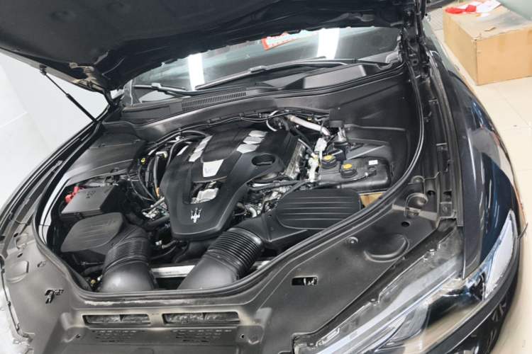 Used Maserati Levante  Engine Bay
