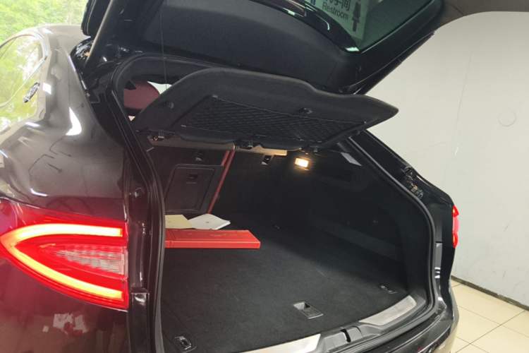 Used Maserati Levante  Trunk
