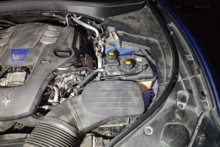 Used Maserati Levante  Engine Bay Left
