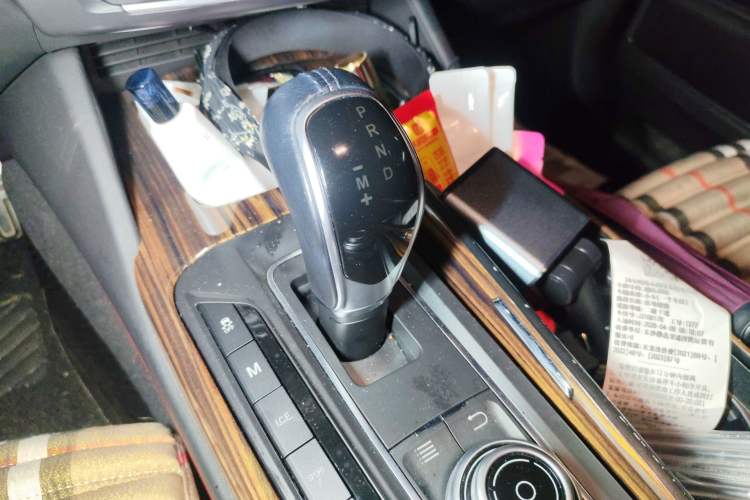 Used Maserati Levante  Gear Lever