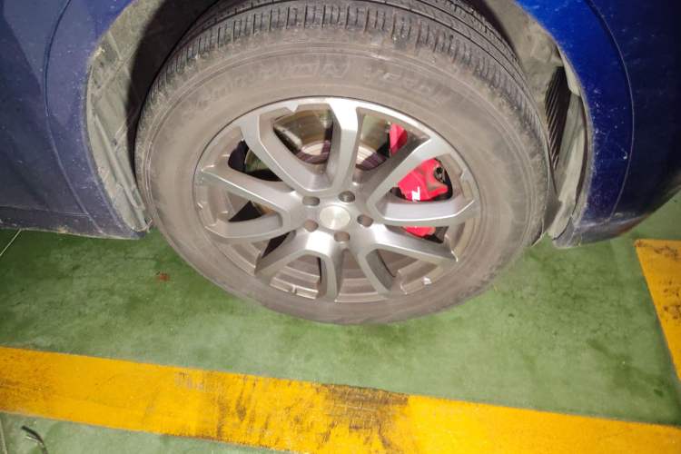 Used Maserati Levante  Right Front Wheel Hub