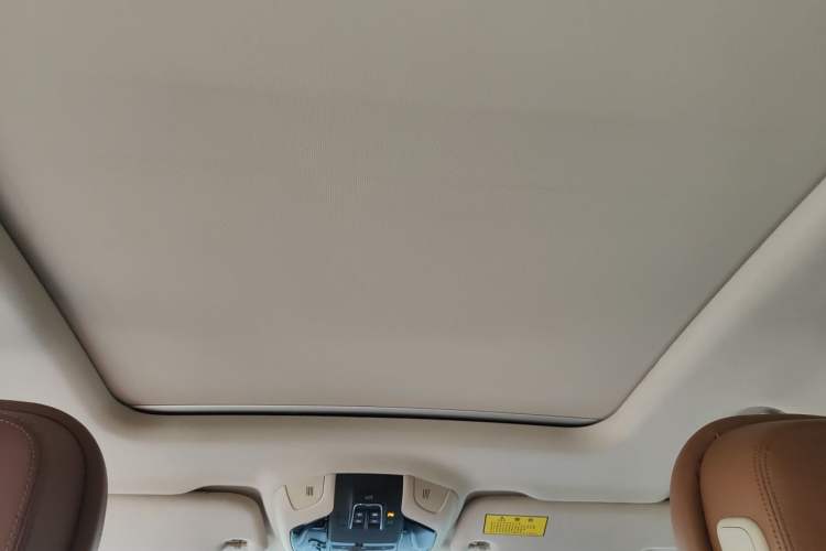 Used Maserati Levante  Headliner