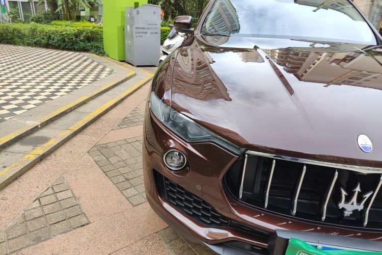 Used Maserati Levante  Right Front Headlight