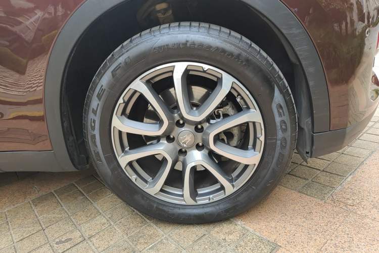 Used Maserati Levante  Right Front Wheel Hub