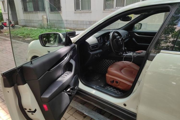 Used Maserati Levante  Driver Seat