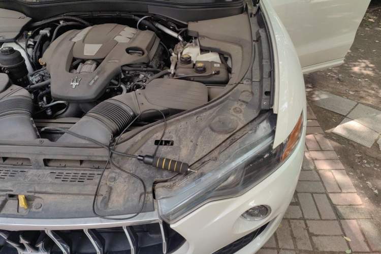 Used Maserati Levante  Engine Bay Left