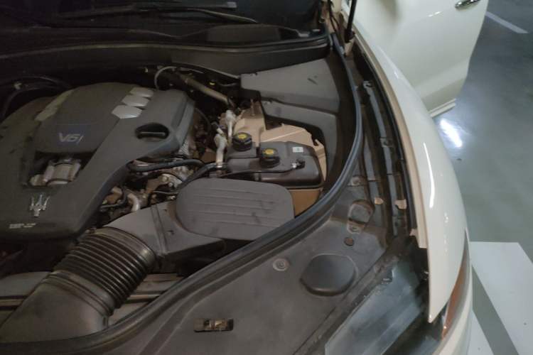 Used Maserati Levante  Engine Bay Left