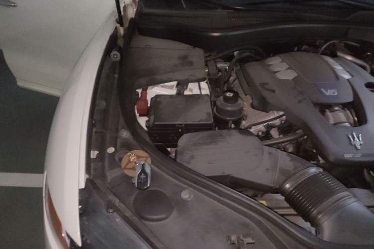 Used Maserati Levante  Engine Bay Right
