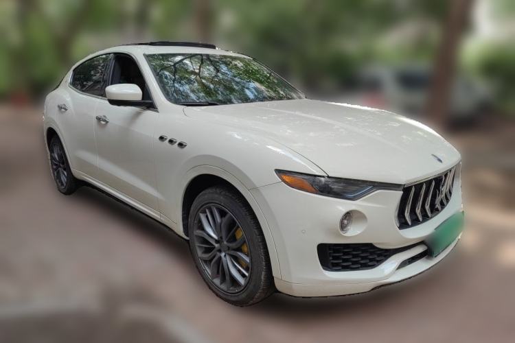 Used Maserati Levante  Front Right 45 Deg