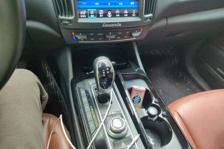 Used Maserati Levante  Gear Lever
