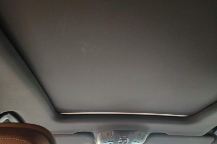 Used Maserati Levante  Headliner