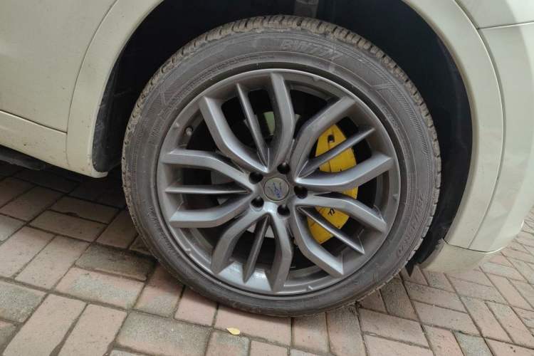 Used Maserati Levante  Right Front Wheel Hub