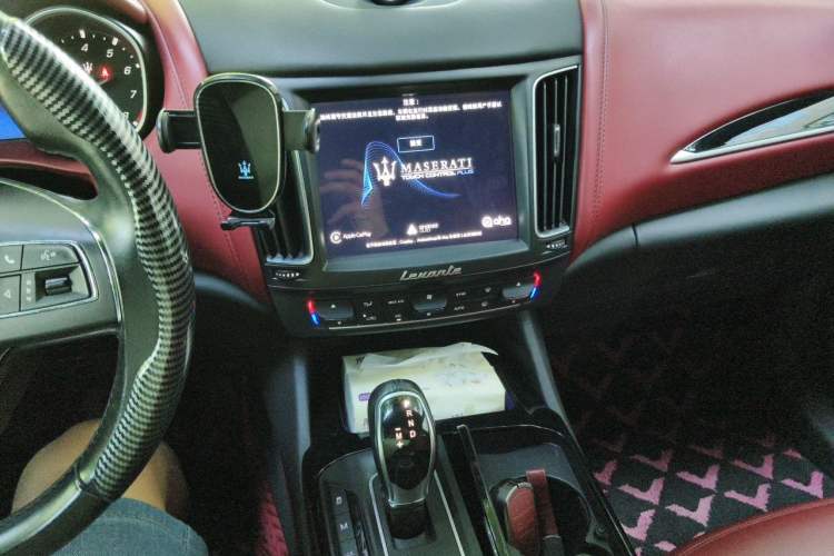 Used Maserati Levante 2018 3.0T Classic Edition Audio And AC Panel