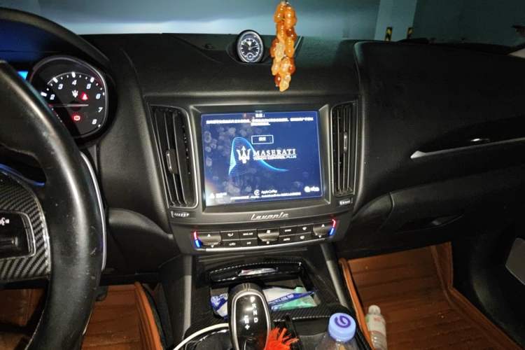 Used Maserati Levante 2018 3.0T Classic Edition Audio And AC Panel