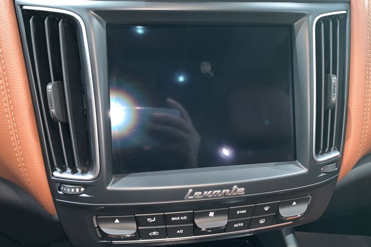 Used Maserati Levante 2018 3.0T Standard Edition Audio And AC Panel