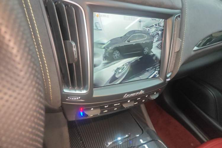 Used Maserati Levante 2018 3.0T Classic Edition Audio And AC Panel