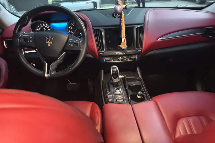 Used Maserati Levante 2018 3.0T Classic Edition Center Console
