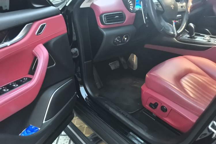 Used Maserati Levante 2018 3.0T Classic Edition Driver Seat