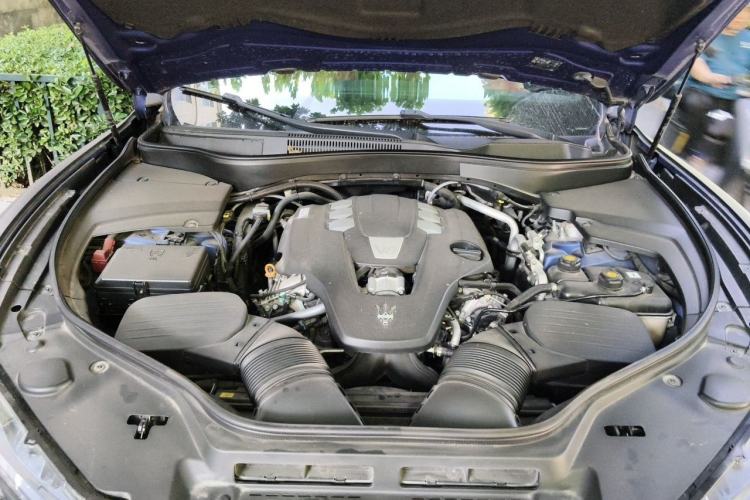 Used Maserati Levante 2018 3.0T Classic Edition Engine Bay