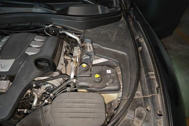 Used Maserati Levante 2018 3.0T Classic Edition Engine Bay Left
