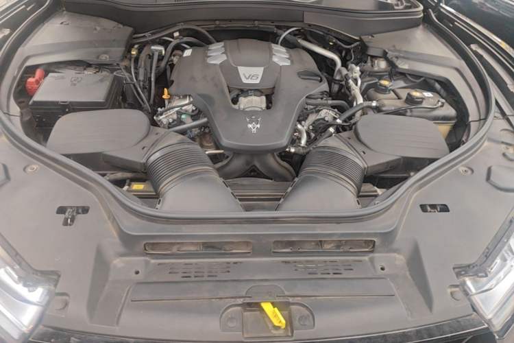 Used Maserati Levante 2018 3.0T Classic Edition Engine Bay