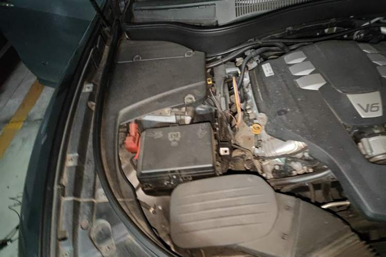 Used Maserati Levante 2018 3.0T Classic Edition Engine Bay Right