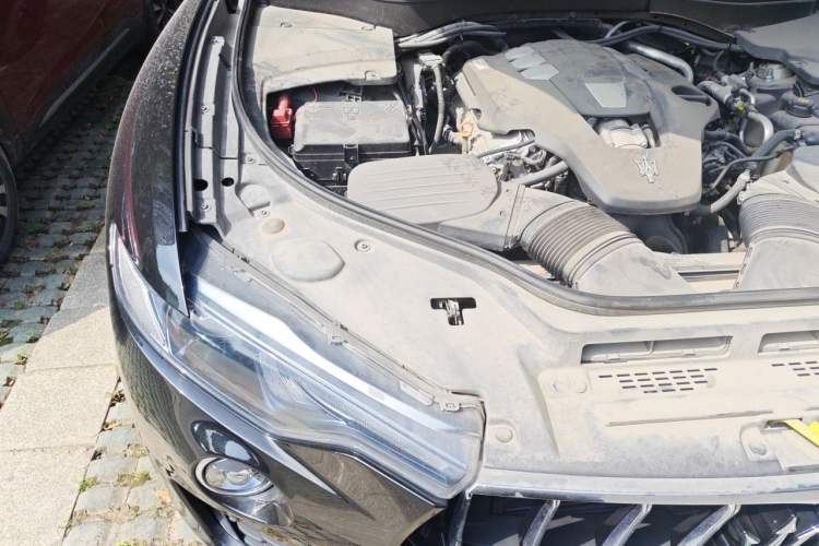 Used Maserati Levante 2018 3.0T Classic Edition Engine Bay Right
