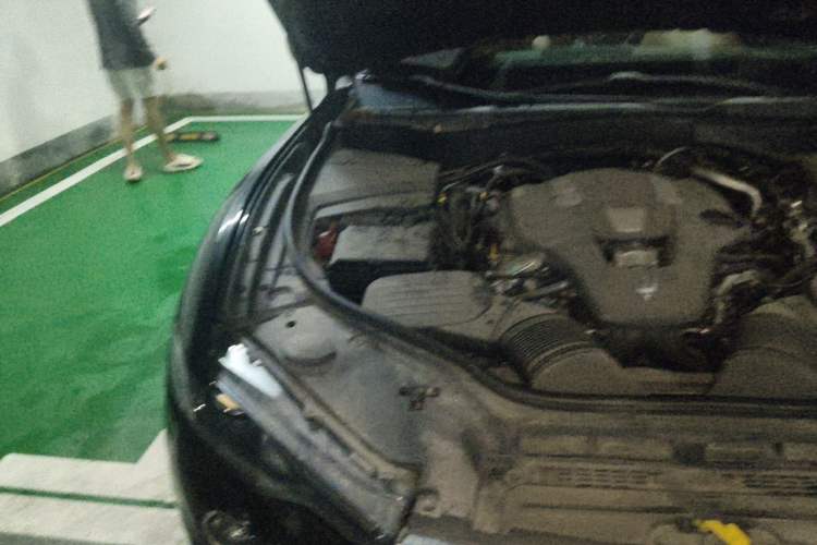 Used Maserati Levante 2018 3.0T Classic Edition Engine Bay Right