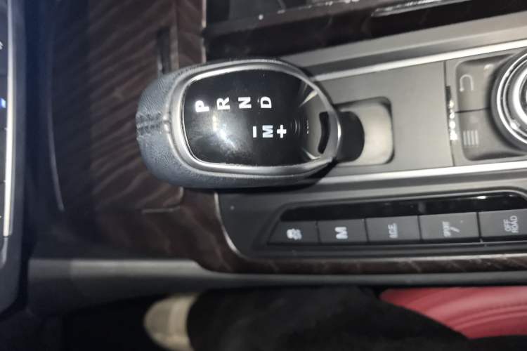 Used Maserati Levante 2018 3.0T Classic Edition Gear Lever