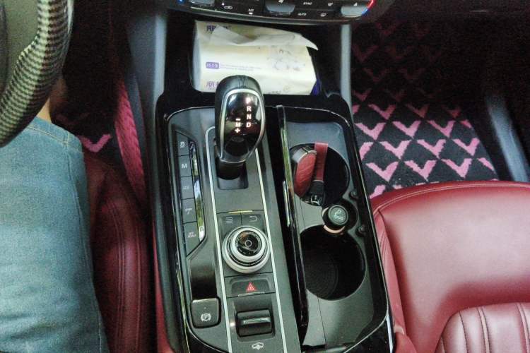 Used Maserati Levante 2018 3.0T Classic Edition Gear Lever