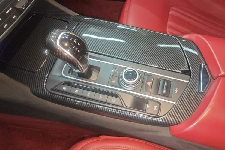 Used Maserati Levante 2018 3.0T Classic Edition Gear Lever