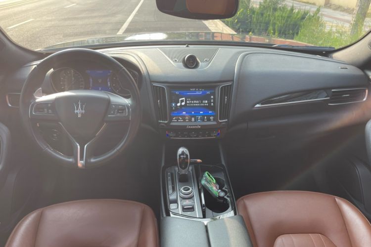 Used Maserati Levante 2018 3.0T Standard Edition Interior 10