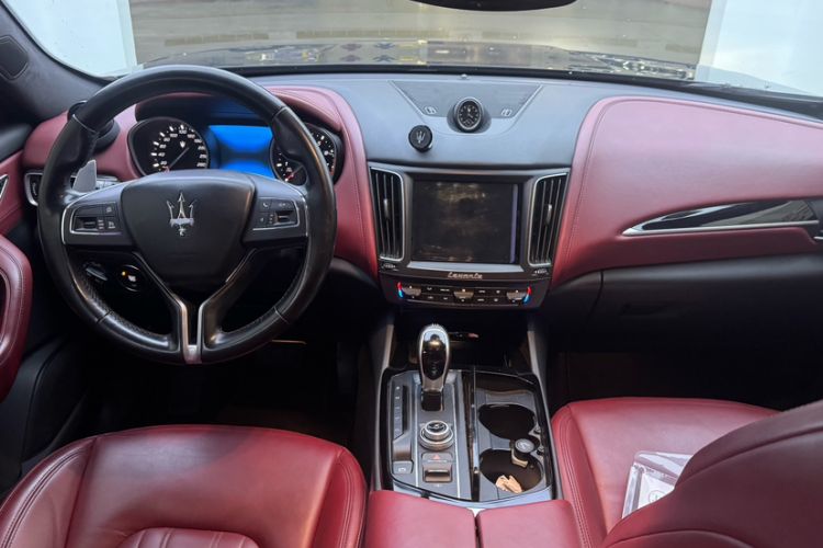 Used Maserati Levante 2018 3.0T Standard Edition Interior 2