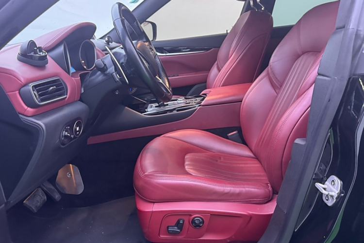 Used Maserati Levante 2018 3.0T Standard Edition Interior 3