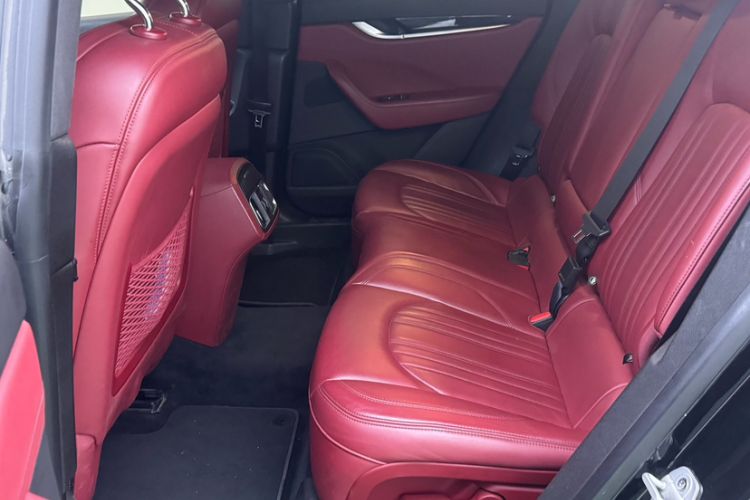 Used Maserati Levante 2018 3.0T Standard Edition Interior 4