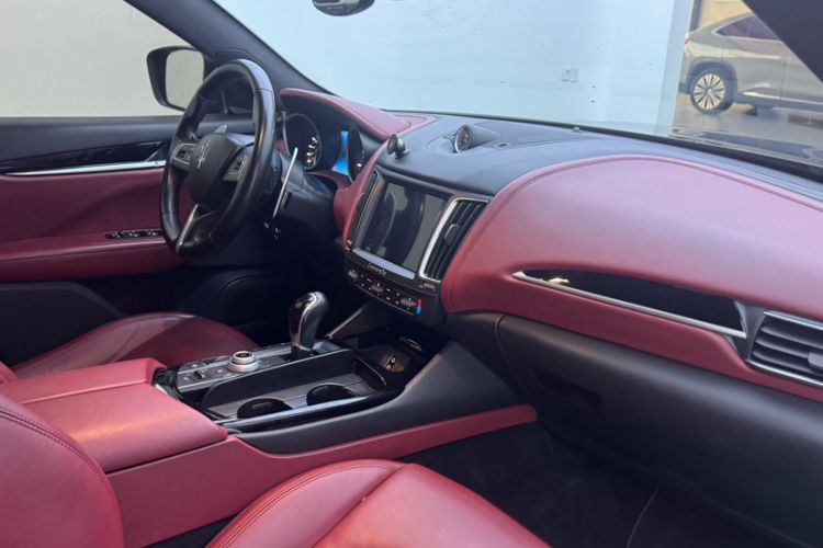 Used Maserati Levante 2018 3.0T Standard Edition Interior 5