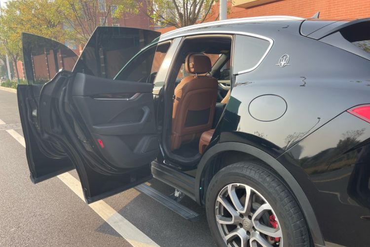 Used Maserati Levante 2018 3.0T Standard Edition Interior 5