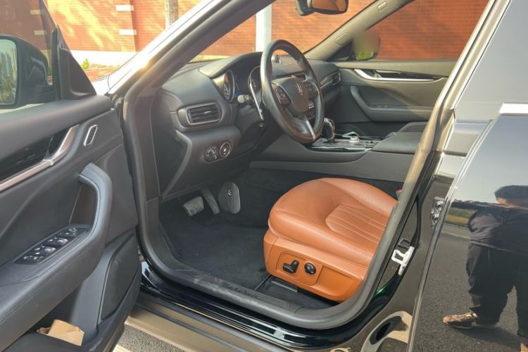 Used Maserati Levante 2018 3.0T Standard Edition Interior 7