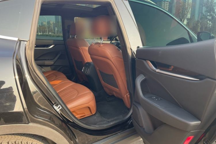 Used Maserati Levante 2018 3.0T Standard Edition Interior 8
