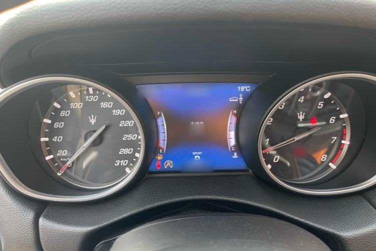 Used Maserati Levante 2018 3.0T Standard Edition Interior 9