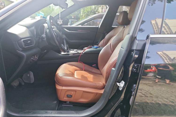 Used Maserati Levante 2018 3.0T Classic Edition Left Front Seat