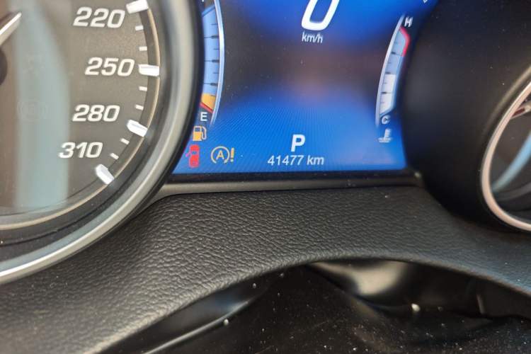 Used Maserati Levante 2018 3.0T Standard Edition Odometer Close Up