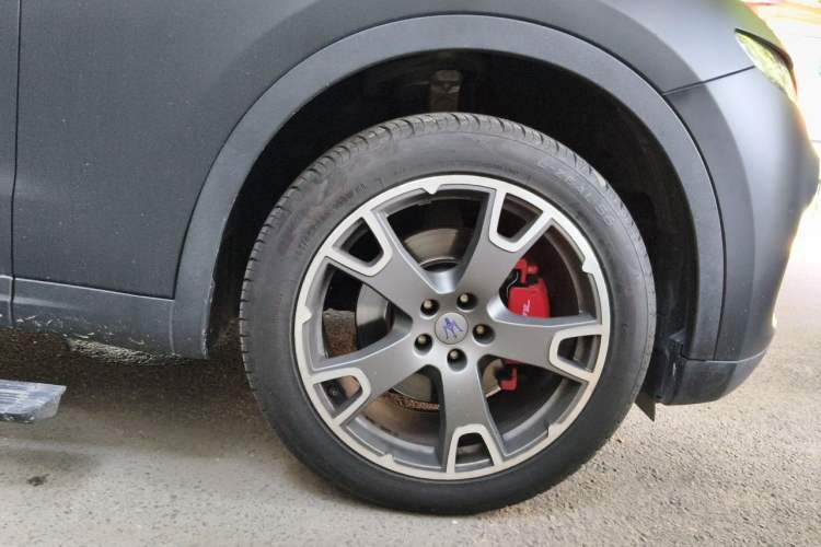 Used Maserati Levante 2018 3.0T Classic Edition Right Front Wheel Hub