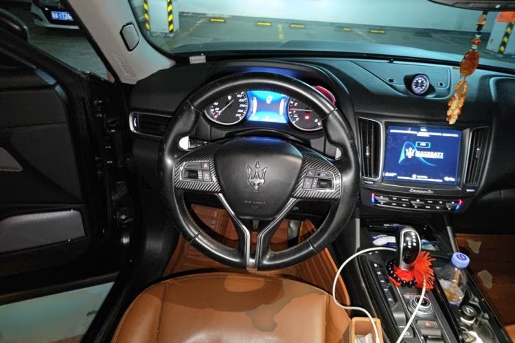 Used Maserati Levante 2018 3.0T Classic Edition Steering Wheel