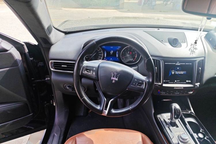 Used Maserati Levante 2018 3.0T Classic Edition Steering Wheel