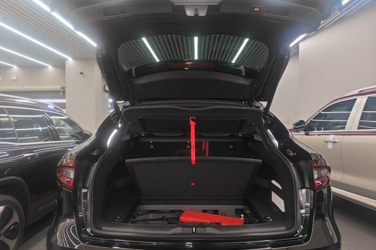 Used Maserati Levante 2018 3.0T Classic Edition Trunk