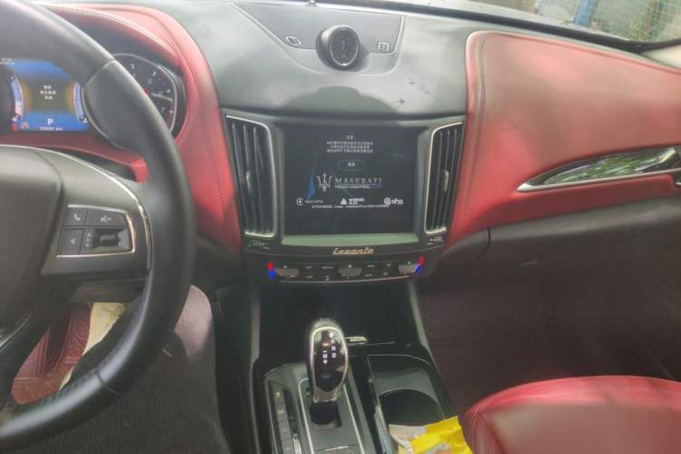 Used Maserati Levante 2018 3.0T Classic Edition Audio And AC Panel
