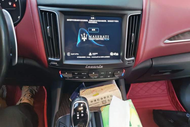 Used Maserati Levante 2018 3.0T Classic Edition Audio And AC Panel